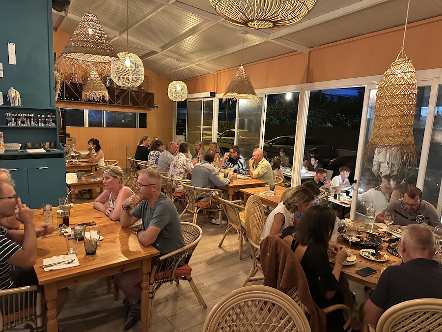 IRIS RESTAURANTE & BAR