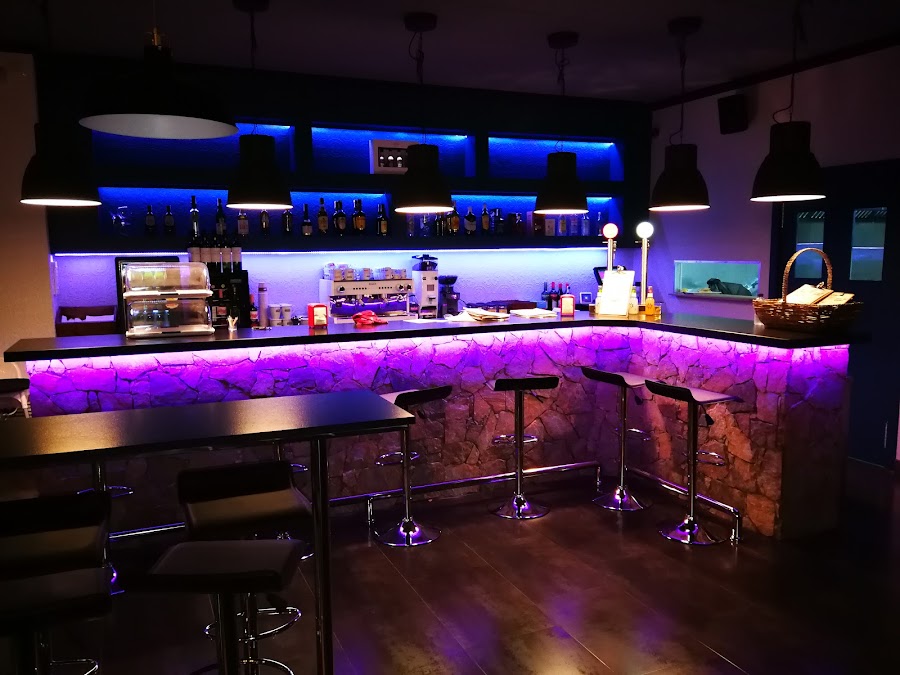 La Plaça Bar Restaurant