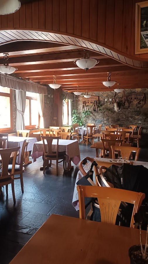 Restaurante y bar de hostal la font