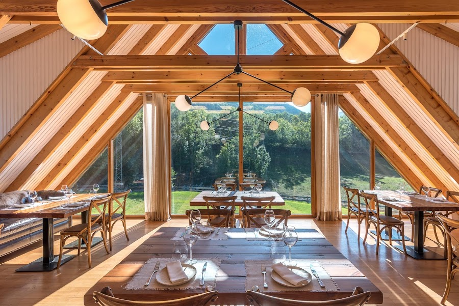 Vermont Restaurant & Lounge